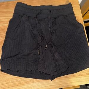 Lululemon Womans Dance Studio High Rise Shorts